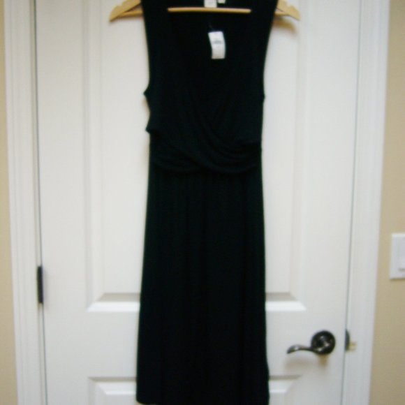 New Gap Maternity Wrap Dress Black - Picture 2 of 5